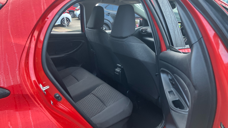 Toyota Yaris 1.5 Hybrid Design 5dr CVT Hybrid Hatchback